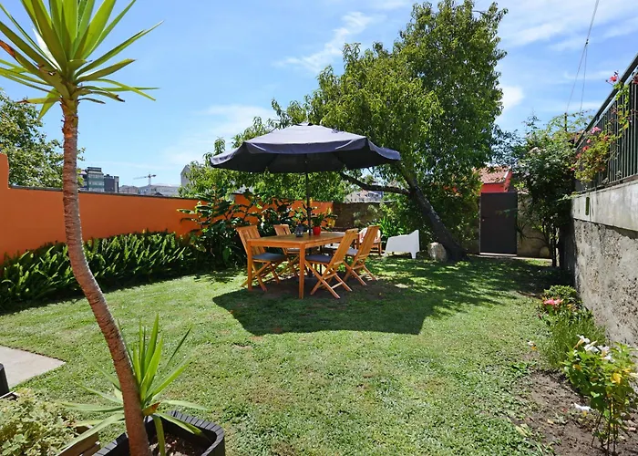 Peach & SuitesHostal